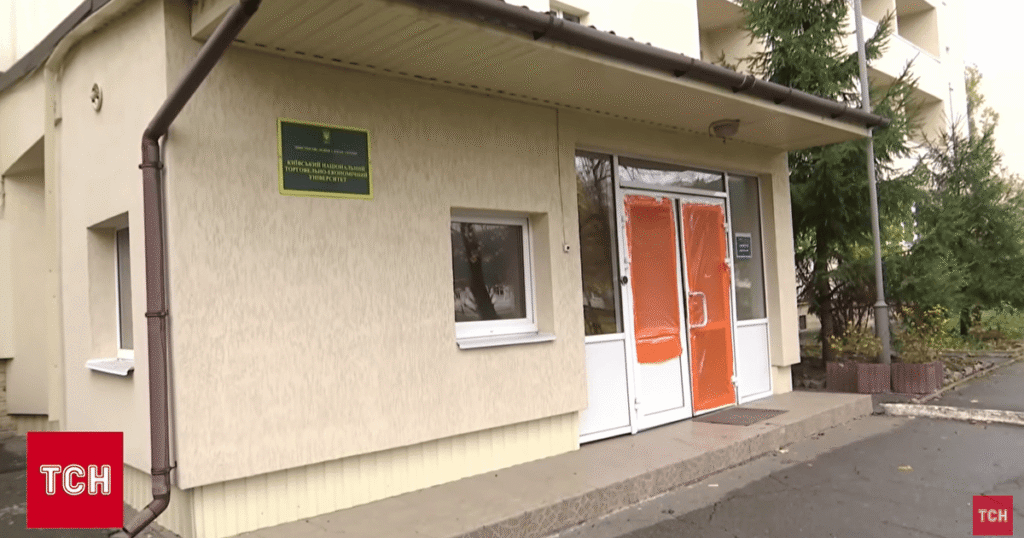 Росія обстріляла парк, будинки та університет у Києві: стало відомо, чи постраждали студенти — відео