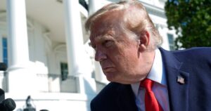 Трамп натякнув на “секрети” про Зеленського та знову заявив про бажання Путіна досягти миру