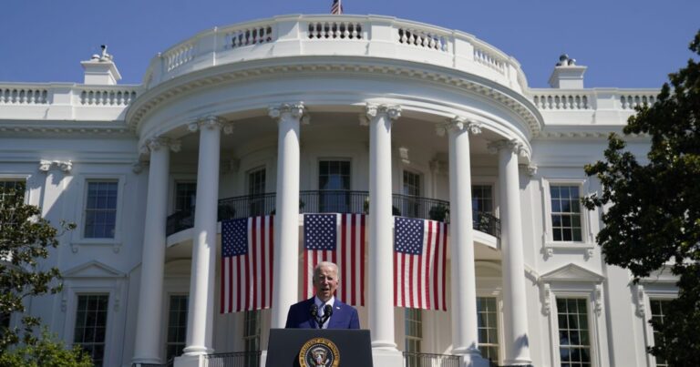 США скасували нові санкції проти Росії: пояснення адміністрації Трампа та реакція