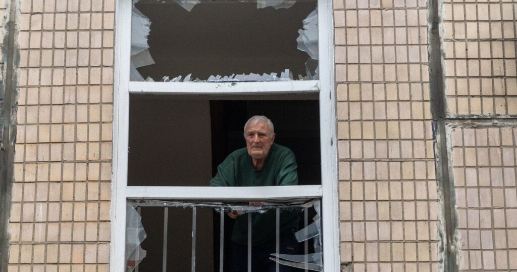 РФ накрила КАБами обласний центр - "прилетіло" у приватний сектор, є жертва РФ накрила КАБами обласний центр - "прилетіло" у приватний сектор, є жертва