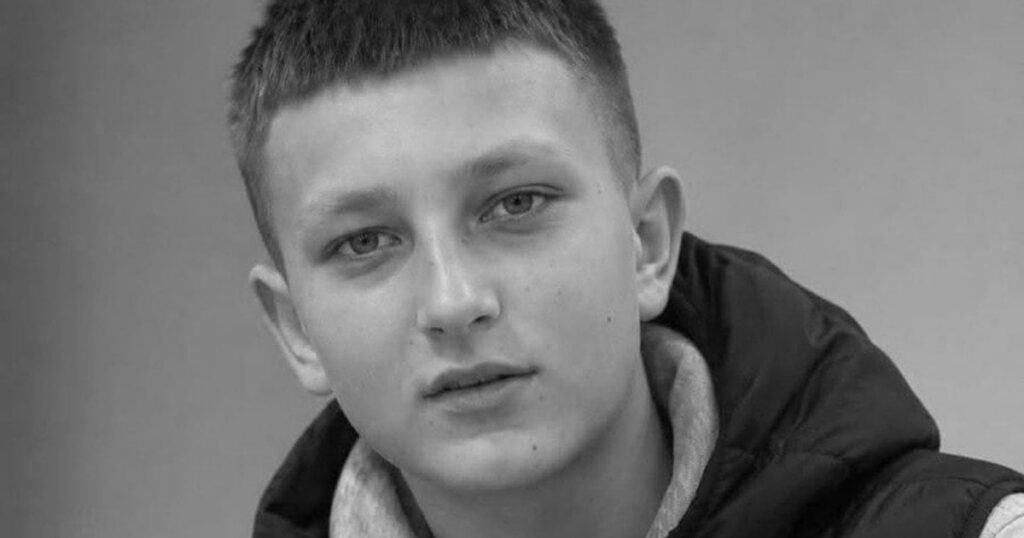 Дива не сталося: на Рівненщині помер 13-річний Максим, поранений під час атаки РФ Дива не сталося: на Рівненщині помер 13-річний Максим, поранений під час атаки РФ