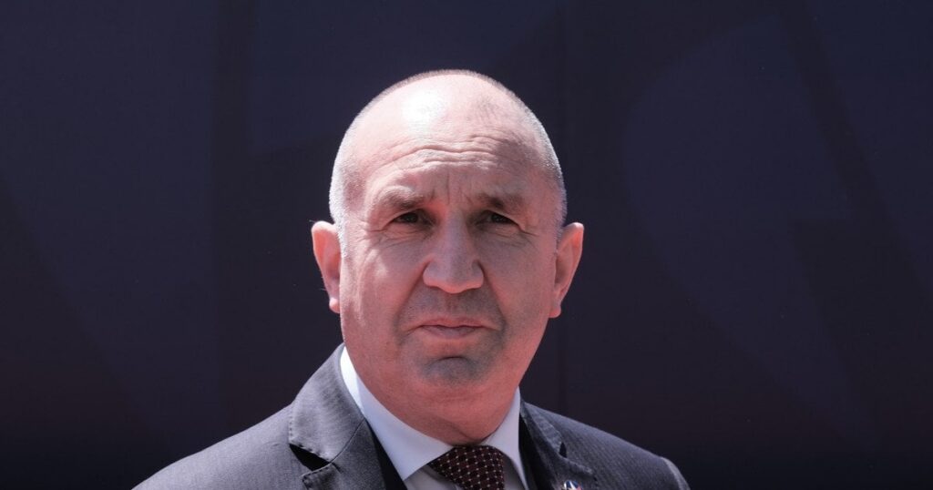 Дрони атакували два судна біля Болгарії: одне затонуло, серед врятованих — українці Дрони атакували два судна біля Болгарії: одне затонуло, серед врятованих — українці